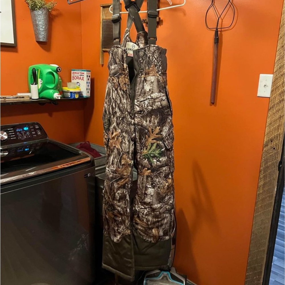 Insulated Camo Bib Overalls - Realtree Pattern